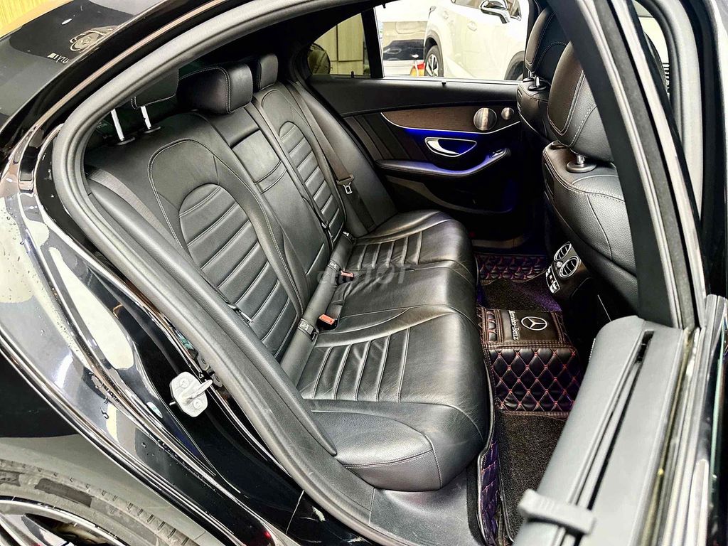 Mercedes Benz C Class 2019 C 300 AMG - 58000 km. Mua bán Ô tô tại Quận 7 Tp Hồ Chí Minh được đăng bởi Hoàng Anh Tuấn hình 14