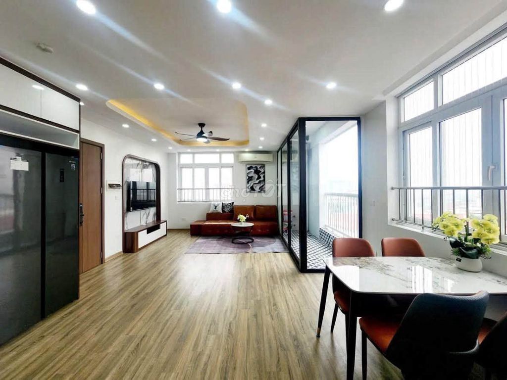 Chung cư Giải Phóng 90m² căn góc 3PN full nội thất 6.45 tỷ
