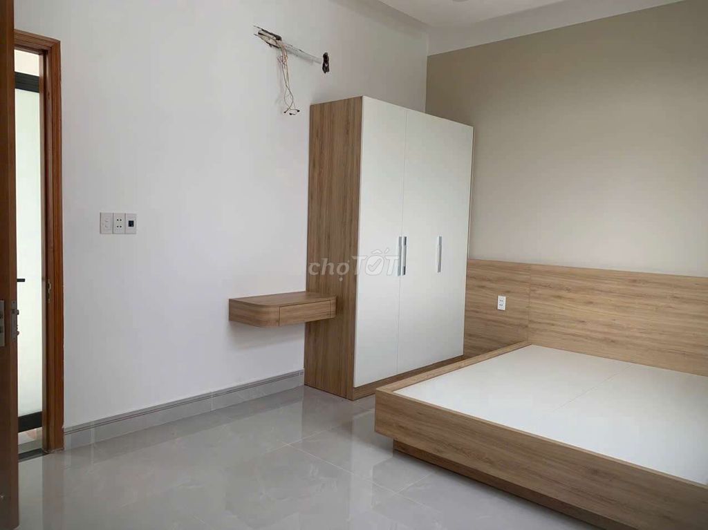 Căn góc 2 mặt tiền 200m2, 4 phòng ngủ, KDC Hoàng Nam 5, Tân Bình Dĩ An