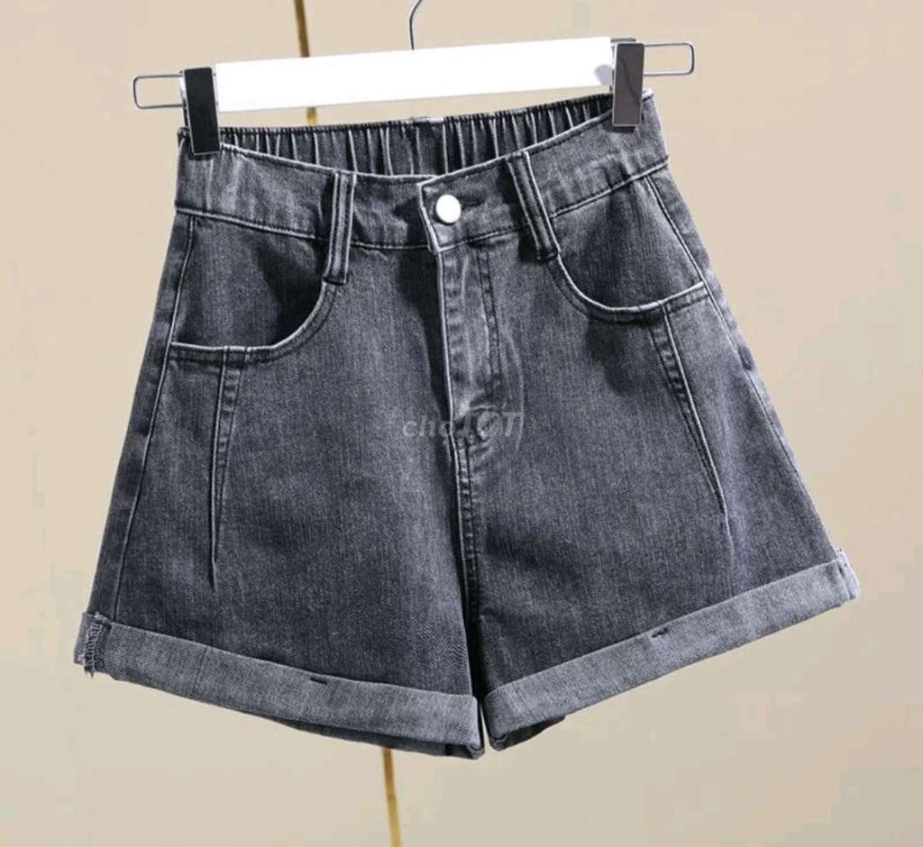 Quần short Jean Nữ Xám Trẻ trung. Mua bán Quần áo tại Huyện Thoại Sơn An Giang được đăng bởi Quỳnh Như hình 1