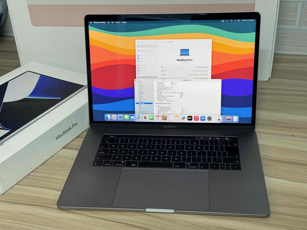 Macbook Pro. 2018 - 15.4 inch  👉 Core : i7 6 nhân