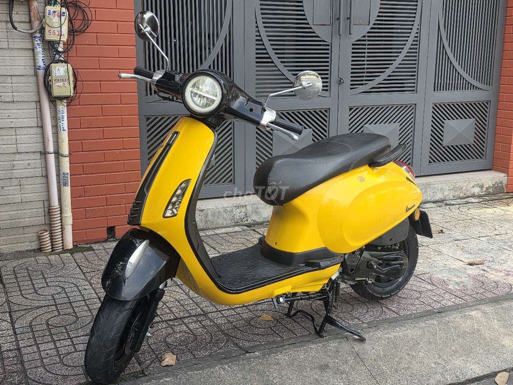 Скутер 50cc Detech Bossym 2022 Желтый. Городской номер