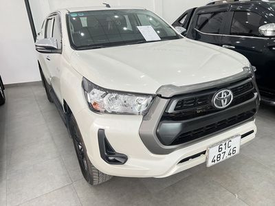 Toyota Hilux 4x2 AT 2021 ( đủ đồ)