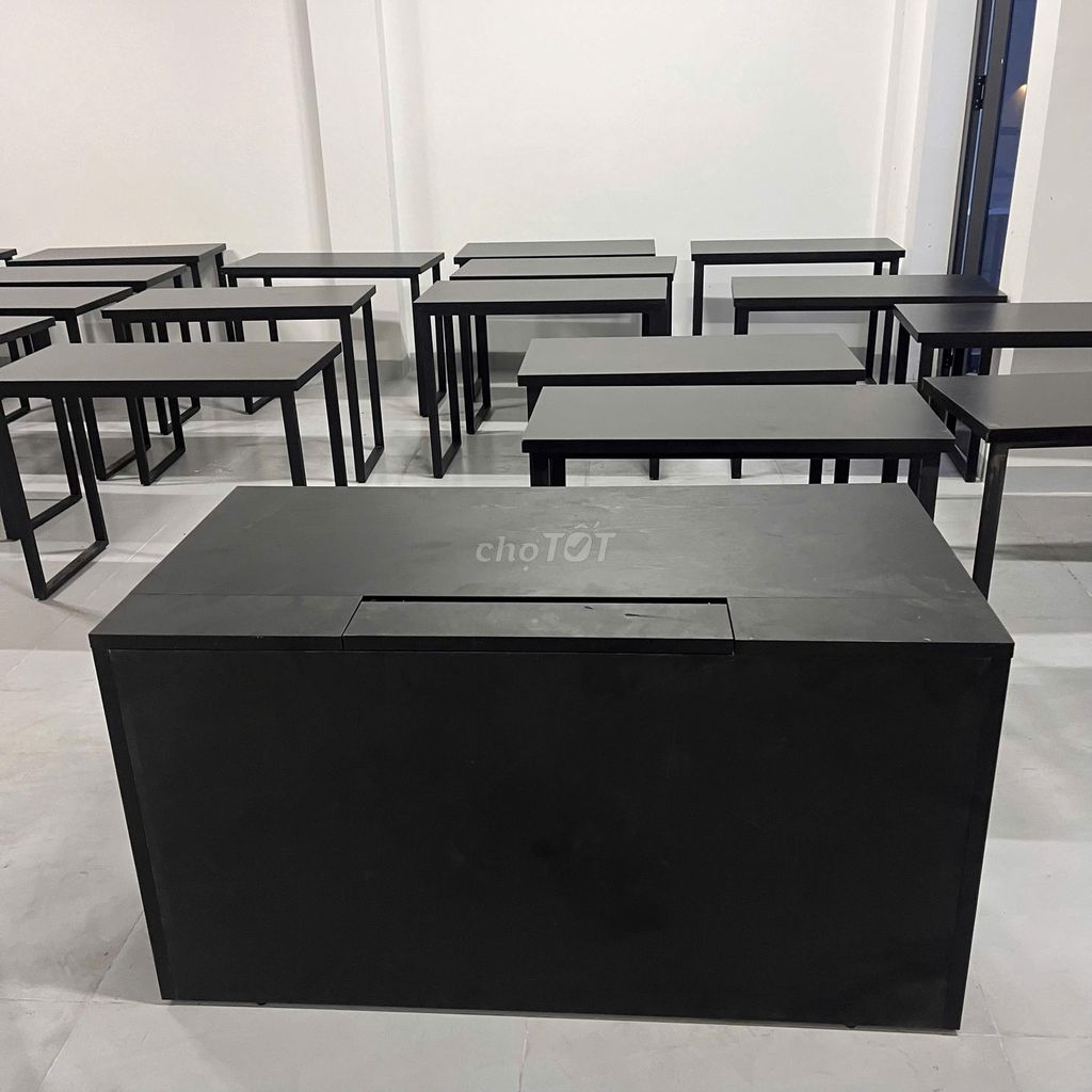 Bàn làm việc Trưởng phòng gỗ MDF chống ẩm cao cấp. Mua bán Bàn ghế tại Quận 7 Tp Hồ Chí Minh được đăng bởi Kho Bàn Ghế Cũ hình 1