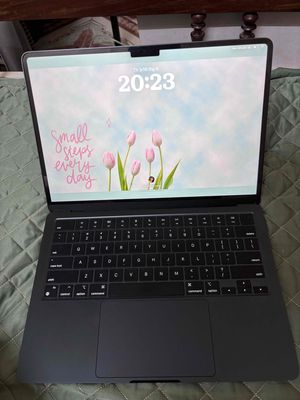 Apple MacBook Air M2 16GB/256GB 13.6 inch Like New