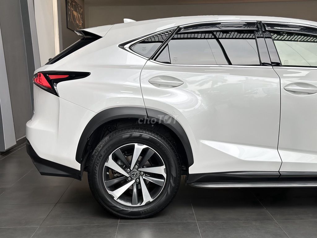 LEXUS NX300 MODEL 2018 RẤT ĐẸP. Mua bán Ô tô tại Quận 7 Tp Hồ Chí Minh được đăng bởi Thanh Tùng NSG hình 3