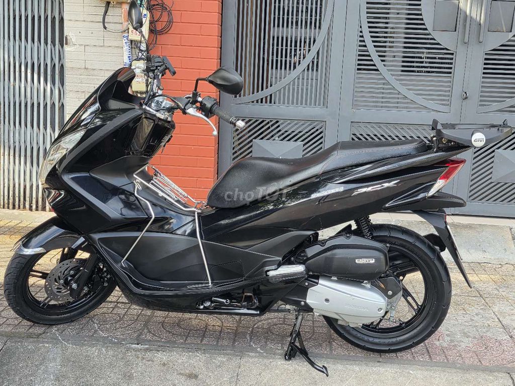Honda PCX 125 2017, номер Хошимина, на владельце