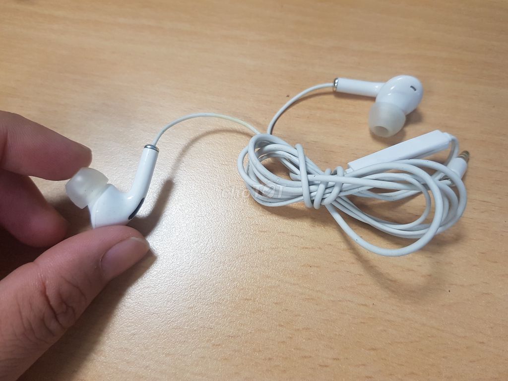 Tai nghe jack 3.5 AKG, samsung, oppo, có số lượng. Mua bán Tivi, Âm thanh tại Thành phố Thuận An Bình Dương được đăng bởi HC Second Hand hình 5