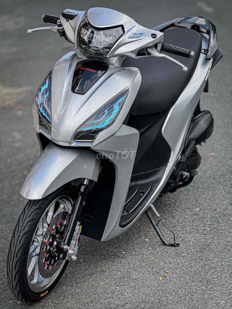 vison 2017 full kiễng bstp 9chủ nợ xấi trả 50% ạ. Mua bán Xe máy tại Quận Bình Tân Tp Hồ Chí Minh được đăng bởi Xe Máy Qúy Le hình 4