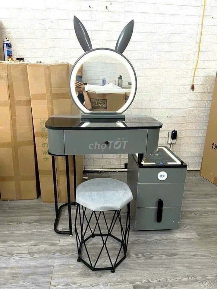 BÀN TRANG ĐIỂM CÓ ĐÈN LED TAI THỎ. Mua bán Bàn ghế tại Thành phố Thuận An Bình Dương được đăng bởi NOI THAT LAM GIA hình 1
