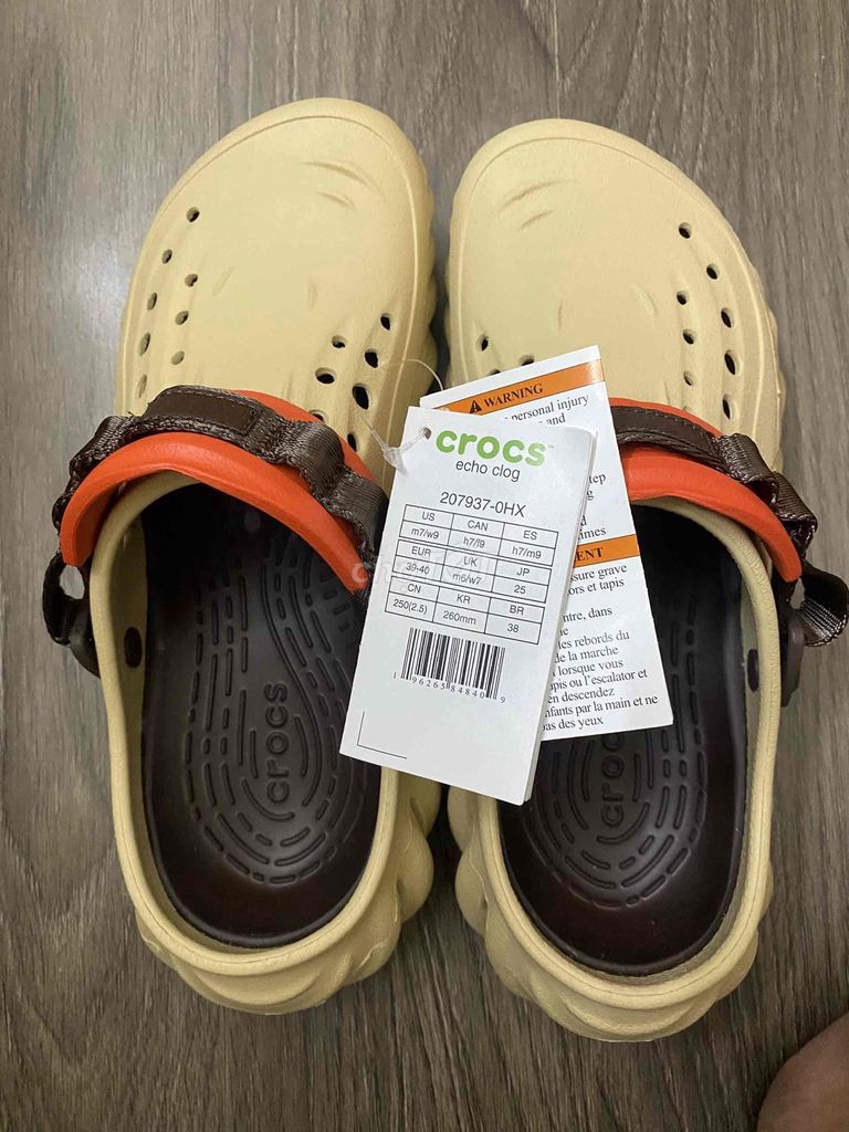 Dép crocs size M7 chính hãng. Mua bán Giày dép tại Quận Tân Bình Tp Hồ Chí Minh được đăng bởi Anh Võ hình 1