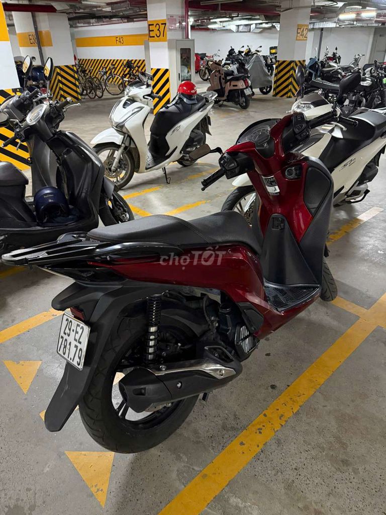 Хонда SH125i CBS красная
