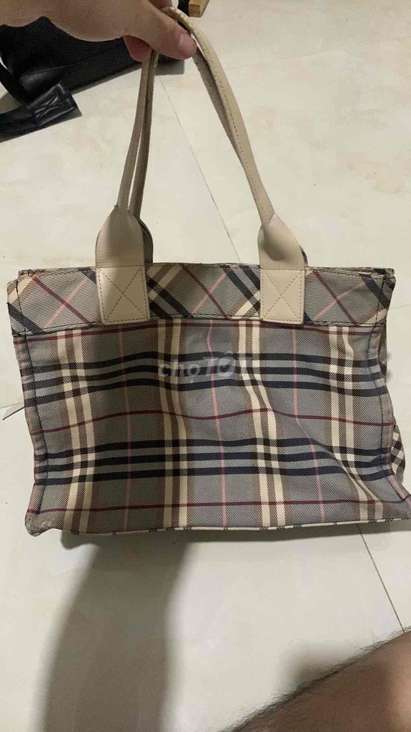 Túi Burberry Auth cond 8.5 không lỗi