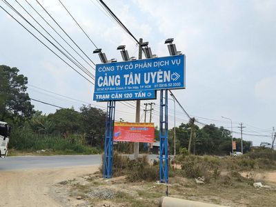 10 Nam, Nữ Bảo vệ Biết máy tính tại Bình Dương