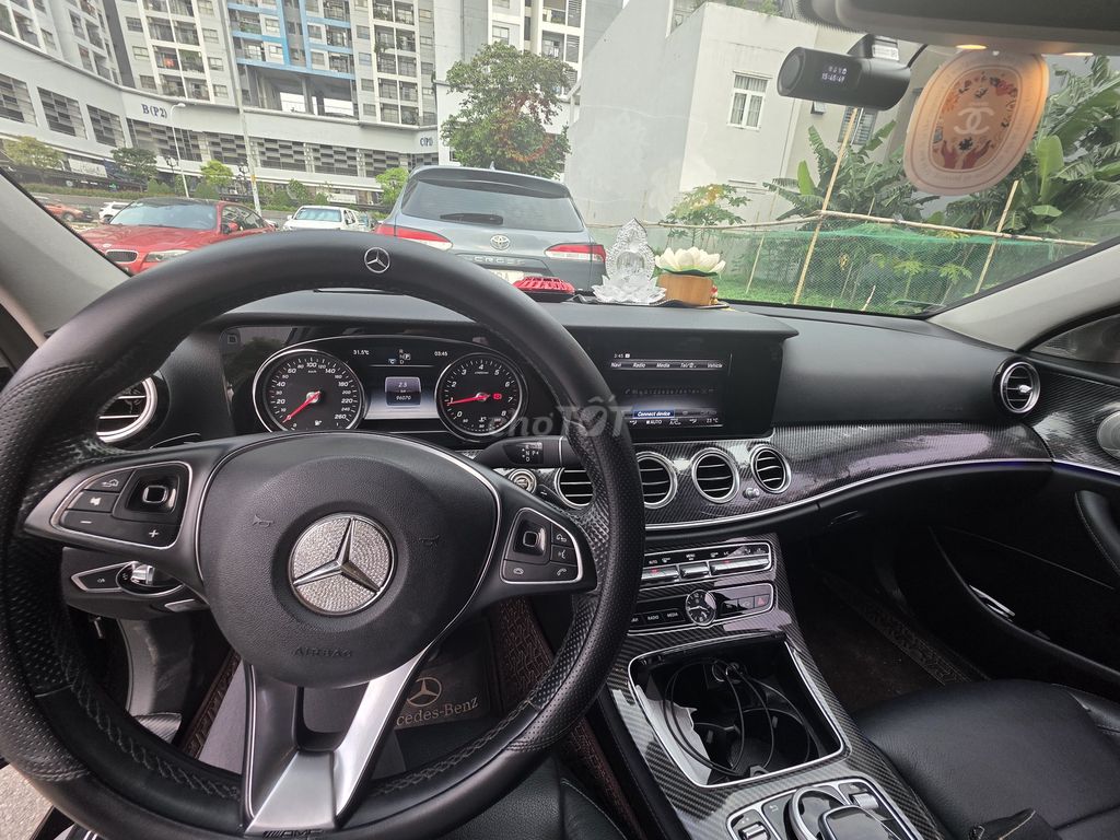 Mercedes Benz E Class 2017 E200 - 96000 km. Mua bán Ô tô tại Thành phố Thủ Đức Tp Hồ Chí Minh được đăng bởi Lê Duy Tiến hình 9
