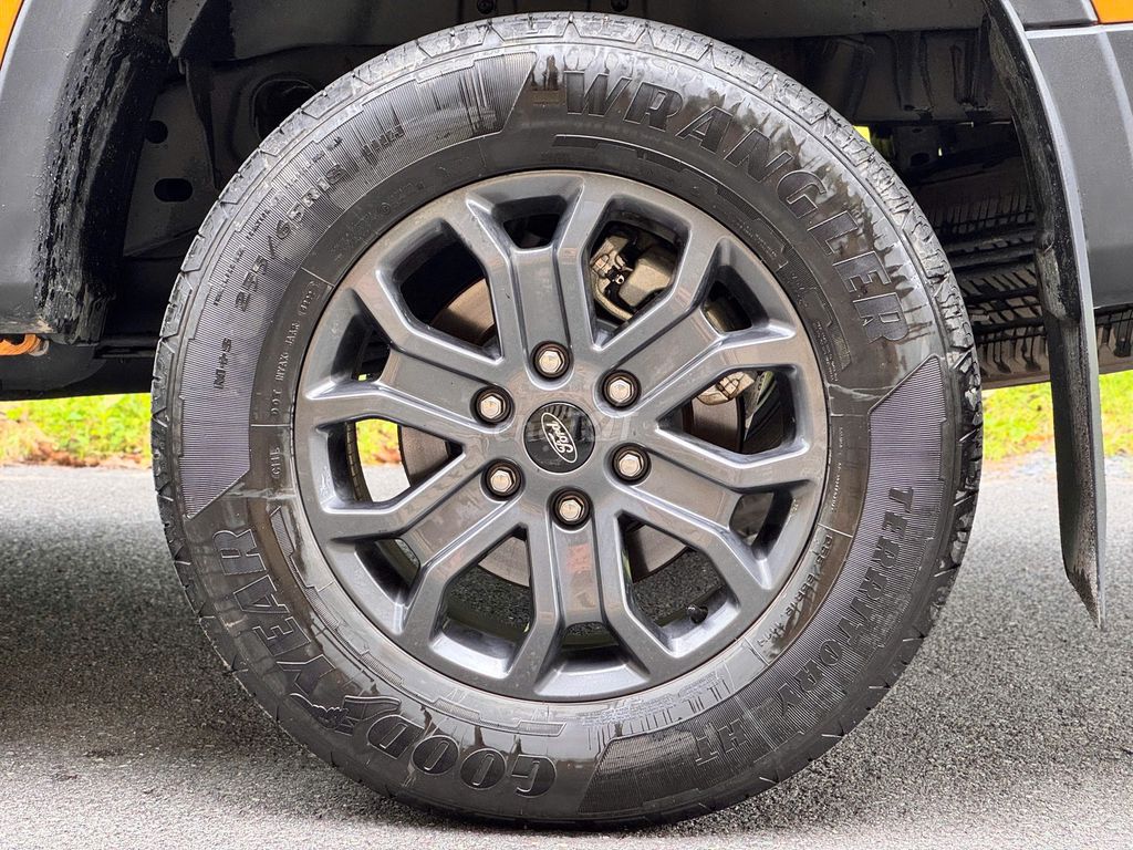 FORD RANGER WILDTRAK  2 CẦU  2022 - 37000 KM. Mua bán Ô tô tại Quận 3 Tp Hồ Chí Minh được đăng bởi  Sài Gòn Ford Used Car hình 12