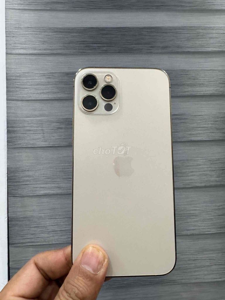 iPhone 12 Pro 256GB Vàng Đã sử dụng. Mua bán Điện thoại tại Quận Đống Đa Hà Nội được đăng bởi Trần Minh hình 1