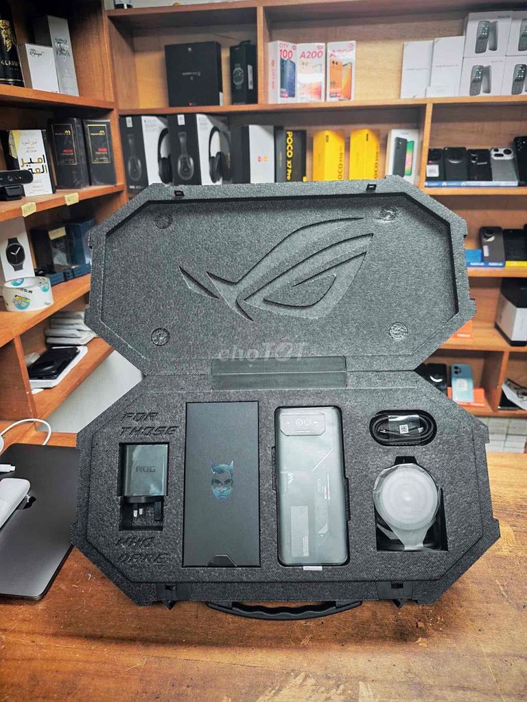 ROG Phone 6 Batman 256GB Fullbox hộp zin Hiếm. Mua bán Điện thoại tại Quận Ninh Kiều Cần Thơ được đăng bởi Nguyên Mobile Thanh Lý Đổi Máy hình 1