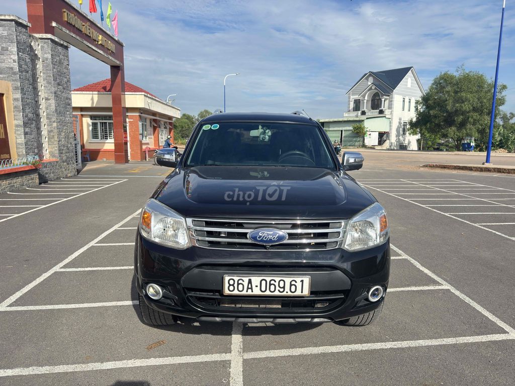 Ford Everest 2013 2.5L 4x2 MT - 90 km. Mua bán Ô tô tại Quận 12 Tp Hồ Chí Minh được đăng bởi Nguyen van nhut hình 1