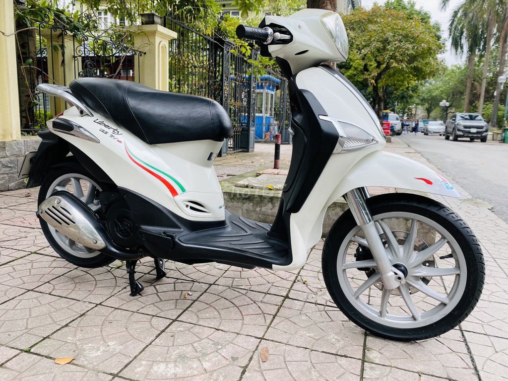 Piaggio Liberty 125 3VIE TRẮNG  Máy Zin Chất. Mua bán Xe máy tại Quận Nam Từ Liêm Hà Nội được đăng bởi THANH BÌNH hình 2