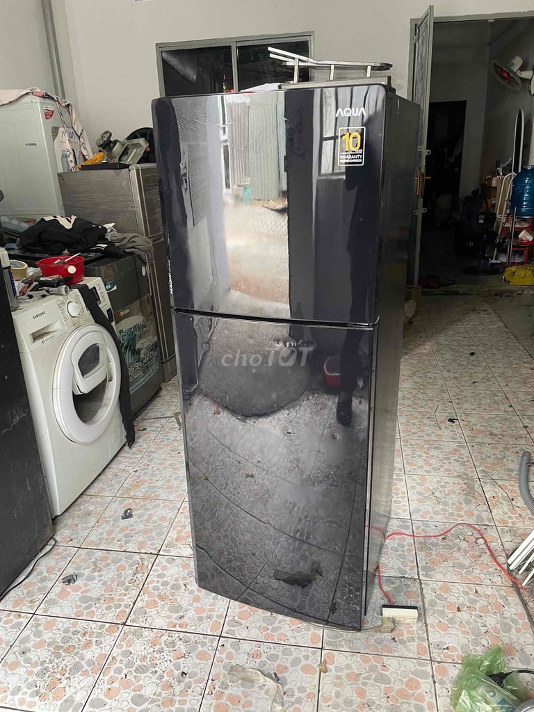 Tủ lạnh Aqua 235 lít Inverter Đen. Mua bán Tủ lạnh tại Thành phố Thủ Đức Tp Hồ Chí Minh được đăng bởi Tấn Phát hình 1