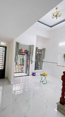 cần bán gấp nhà sổ hồng riêng ko dính 1 phân quy hoạch nào