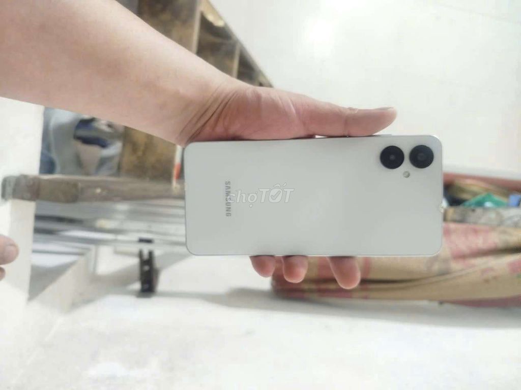 Samsung Galaxy A06 5G 64GB Trắng. Mua bán Điện thoại tại Huyện Thanh Trì Hà Nội được đăng bởi Nguyen Van Dong hình 1