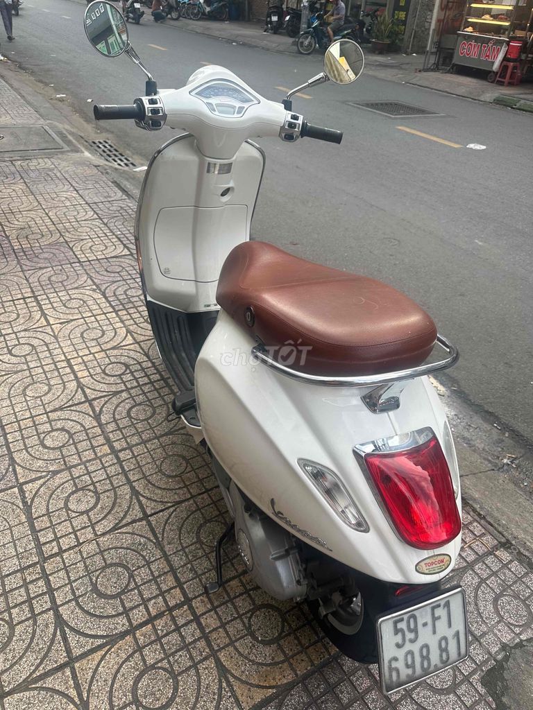 Vespa PRIMAVERA 125CC 2015. Mua bán Xe máy tại Quận 10 Tp Hồ Chí Minh được đăng bởi anh ya ya hình 4
