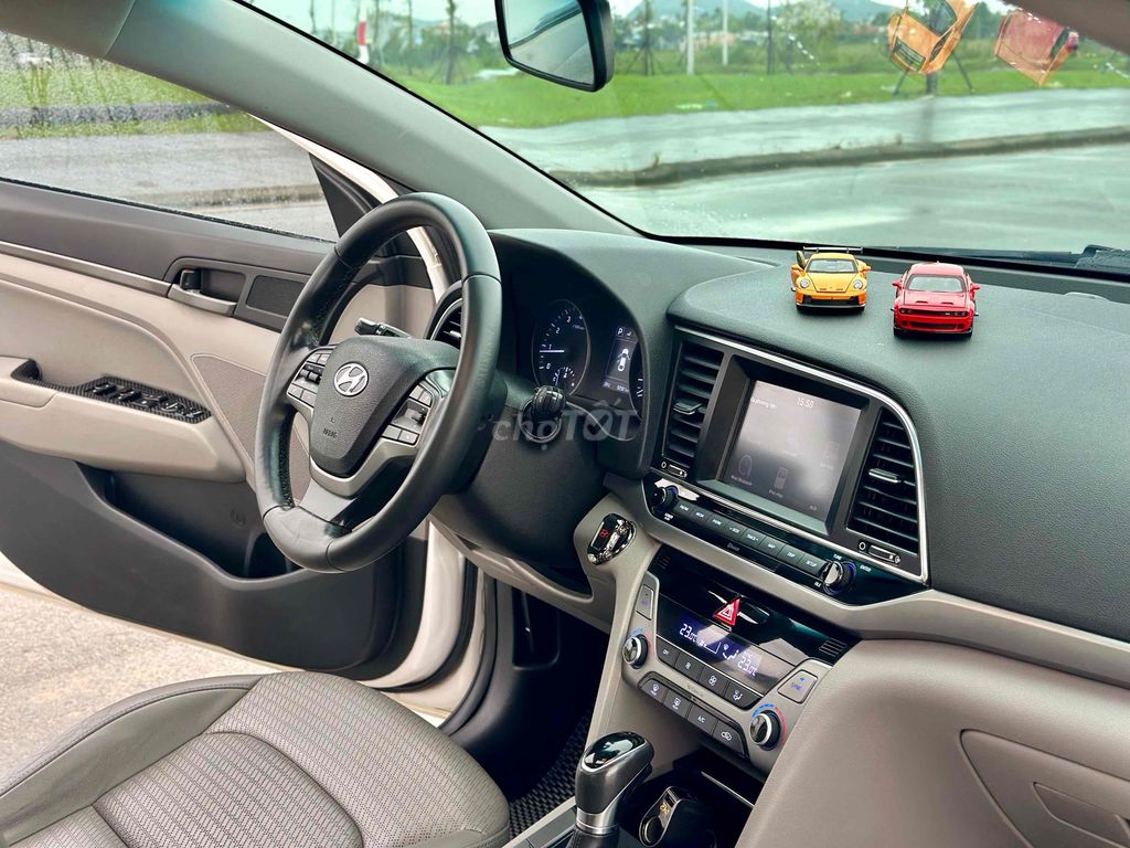 Bán xe Elantra 2016 Số tự động.. Mua bán Ô tô tại Thành phố Huế Thừa Thiên Huế được đăng bởi Nguyễn Xuân Hải hình 7