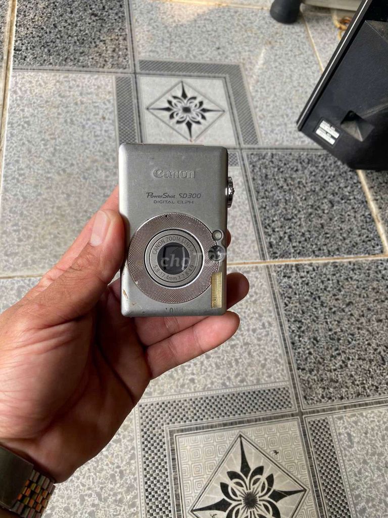 Máy ảnh Canon PowerShot SD300 Hư màn hình. Mua bán Máy ảnh, Máy quay tại Thành phố Hội An Quảng Nam được đăng bởi linh hình 1