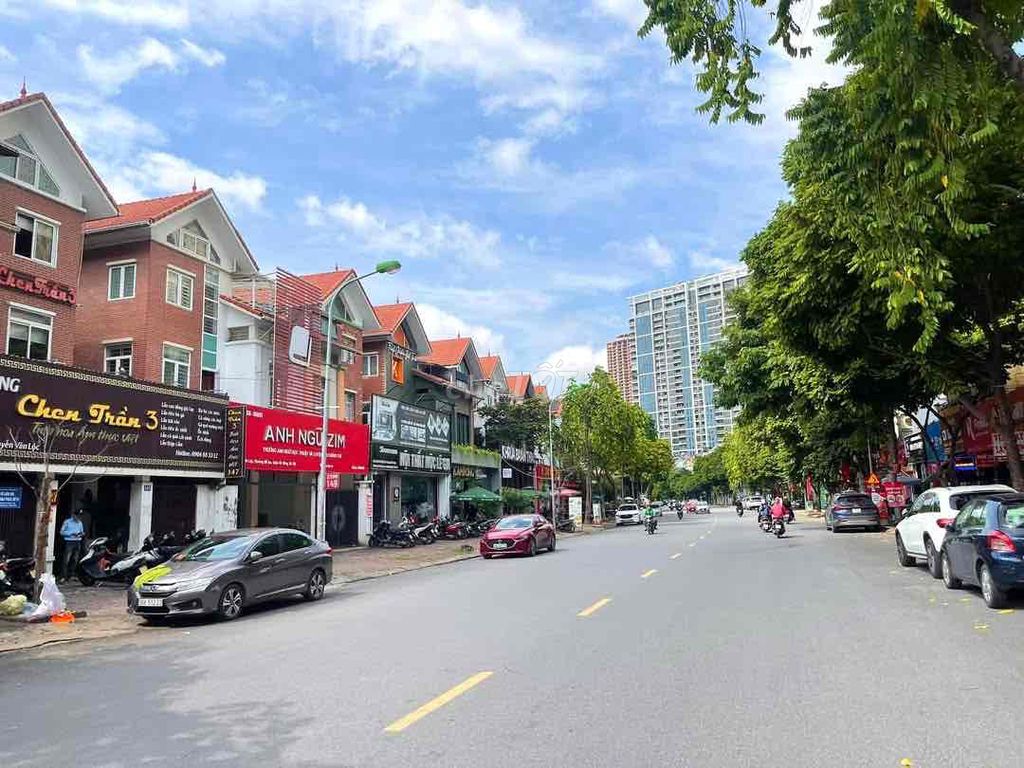 Biệt Thự VIP - Nội Thất Cao Cấp - 200m2 Làng Việt Kiều Âu - Giá 48 Tỷ. Mua bán nhà ở tại Quận Hà Đông Hà Nội được đăng bởi ĐINH QUANG HUY hình 2