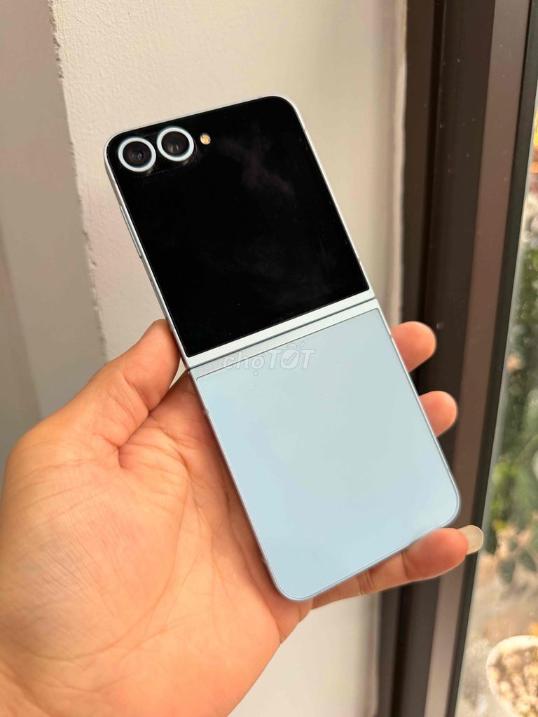 Samsung Zflip 6 Xanh Mỹ 2 sim. Mua bán Điện thoại tại Quận Long Biên Hà Nội được đăng bởi Thương Nguyễn hình 1