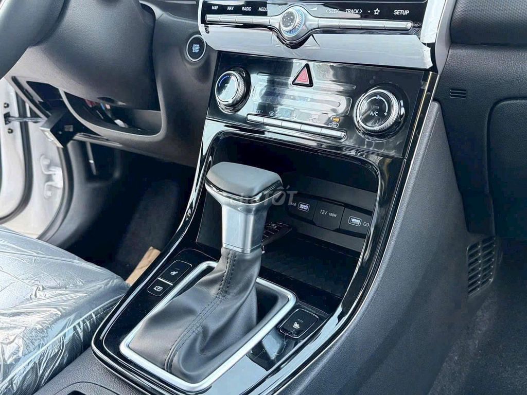Hyundai Creta 2025 Cao cấp 1.5 AT. Mua bán Ô tô tại Quận 6 Tp Hồ Chí Minh được đăng bởi Chuyên ô tô Hyundai SG hình 4
