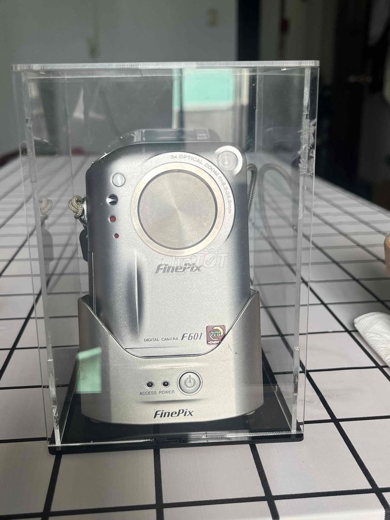 Máy ảnh Fujifilm FinePix F601 Bạc likenew. Mua bán Máy ảnh, Máy quay tại Quận 6 Tp Hồ Chí Minh được đăng bởi Nguyễn Dũng hình 1