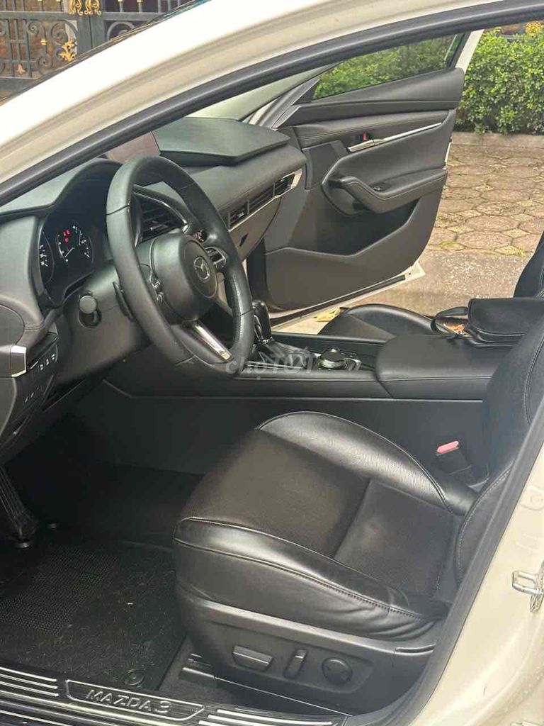 Mazda 3 1.5L Luxury 2020. Mua bán Ô tô tại Quận Long Biên Hà Nội được đăng bởi Trang Gala hình 8