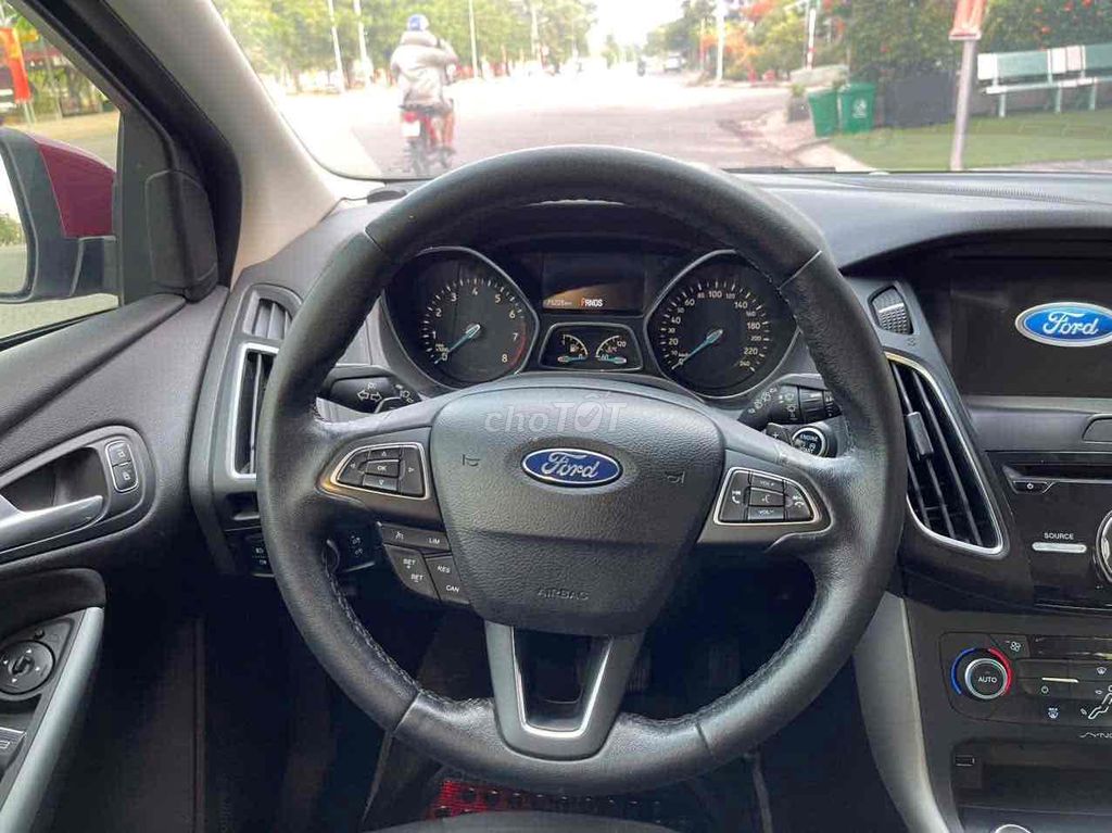 Focus S 2018 bản cao cấp xe full lịch sủ hãng.. Mua bán Ô tô tại Quận 1 Tp Hồ Chí Minh được đăng bởi Quynh Nguyen hình 5