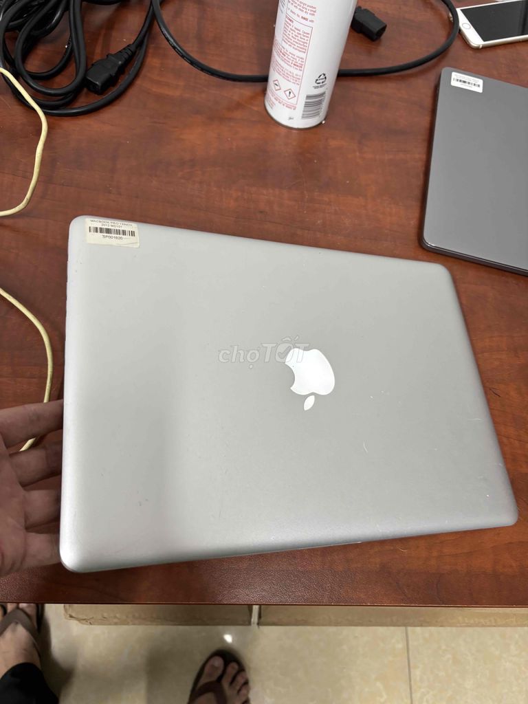 Macbook Pro 13" 2020 chữ cháy