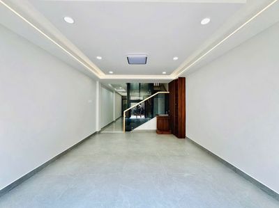 NHÀ ĐƯỜNG NGUYỄN MINH HOÀNG DIỆN TÍCH: 4X20M TRỆT 3 LẦU CHO THUÊ