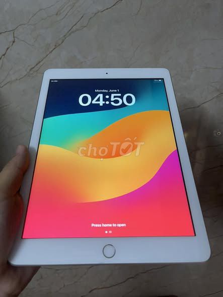 Apple iPad Gen 6 32GB Bạc. Mua bán Máy tính bảng tại Quận 5 Tp Hồ Chí Minh được đăng bởi Hội Đồ Điện Tử hình 1