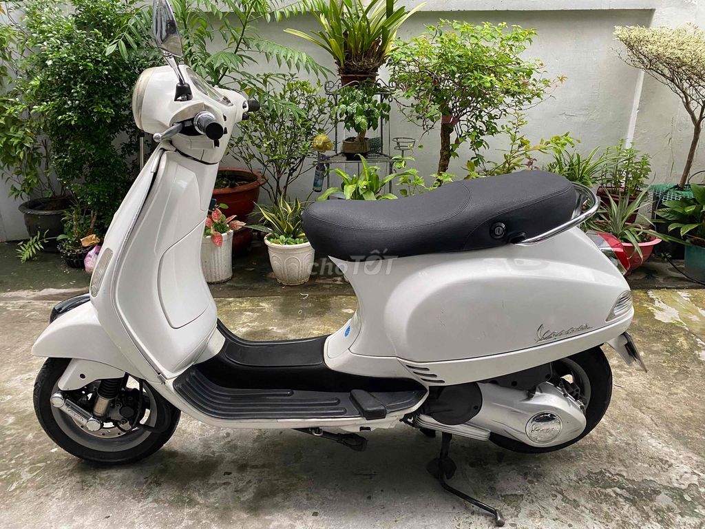 Vespa 3vie phun xăng đời cao 2013 xe đẹp máy ngon. Mua bán Xe máy tại Quận 5 Tp Hồ Chí Minh được đăng bởi JM hình 2