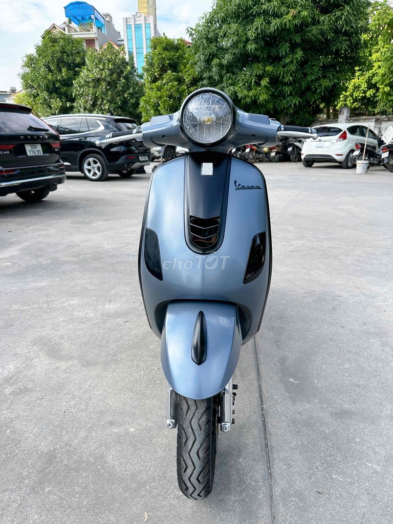 Vespa lx150 ghi nhám ắc quy siêu khoẻ