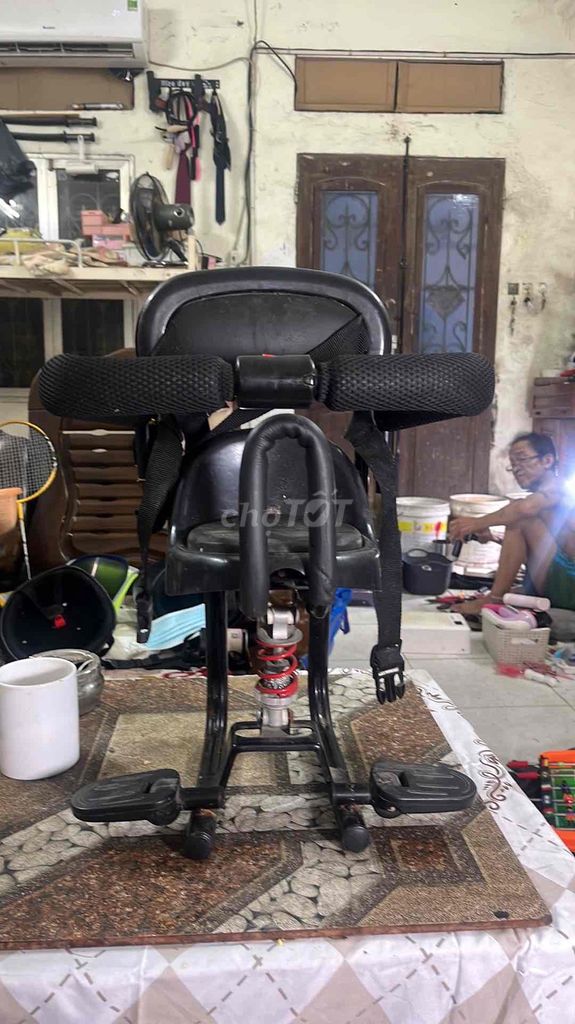 Ghế ngồi xe máy trẻ em Đen. Mua bán Mẹ và bé tại Quận Hoàng Mai Hà Nội được đăng bởi Kairiyeudau hình 1
