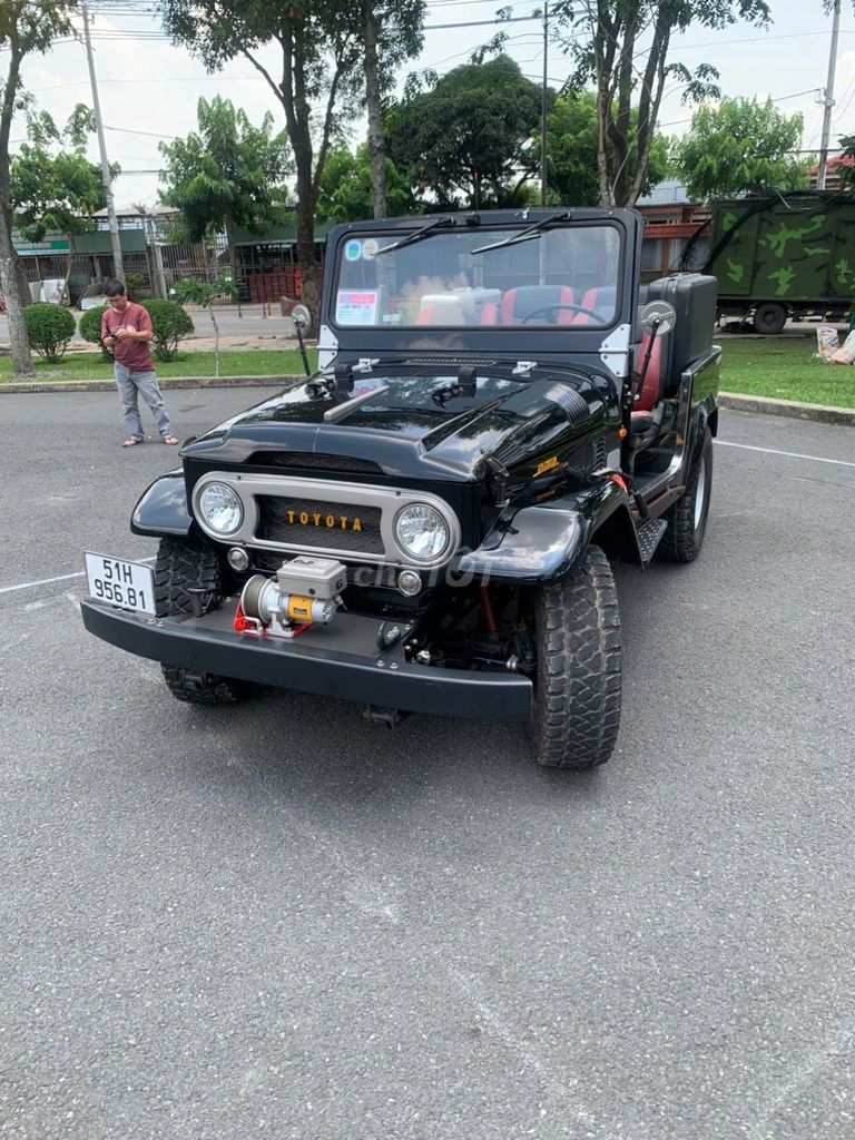 Toyota Landcruiser FJ40 1972 Đen Xăng Sàn 3 cấp