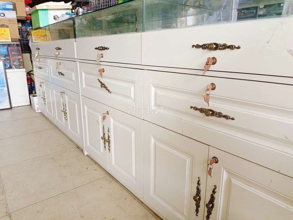 Tủ trưng bày Gỗ Kính Trắng. Mua bán Tủ, kệ gia đình tại Huyện Long Điền Bà Rịa - Vũng Tàu được đăng bởi Đức Thọ hình 1