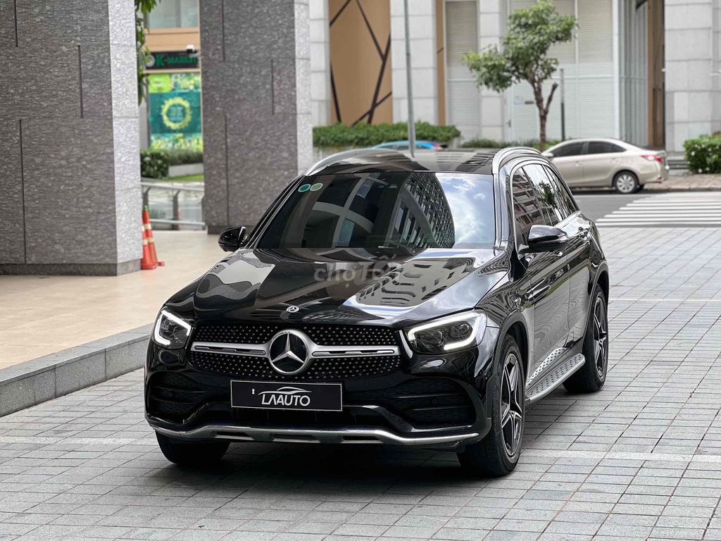 Mercedes Benz GLC 300 4MATIC lướt 29.000 Km