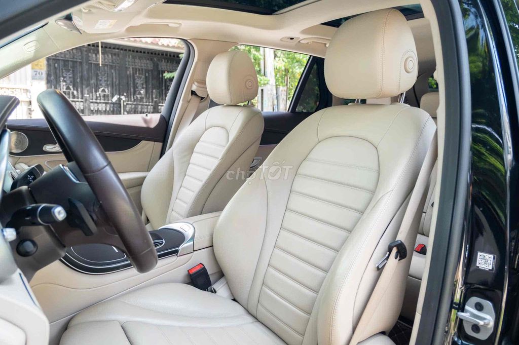 LONG ANH AUTO về Mercedes GLC300 4Matic 2021. Mua bán Ô tô tại Quận 7 Tp Hồ Chí Minh được đăng bởi LongAnh AuTo  hình 9