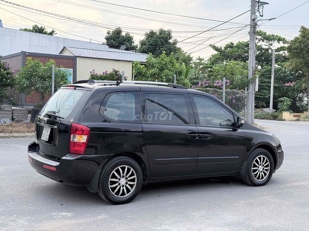 Kia Carnival 2010 photo 5