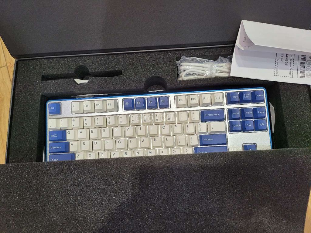 Bàn phím cơ Varmilo Sword 2-87 Pacific Blue TKL