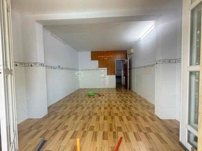 Nhà Mặt Tiền Kinh Doanh 4,3 X 10 ( 1 Trệt 1 Lầu ) - Phước Long