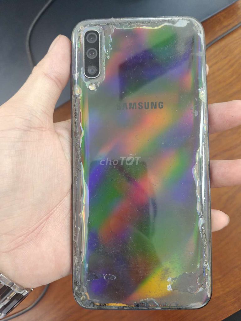 Samsung Galaxy A50 4GB 64GB Đen. Mua bán Điện thoại tại Quận 10 Tp Hồ Chí Minh được đăng bởi Dong hình 1